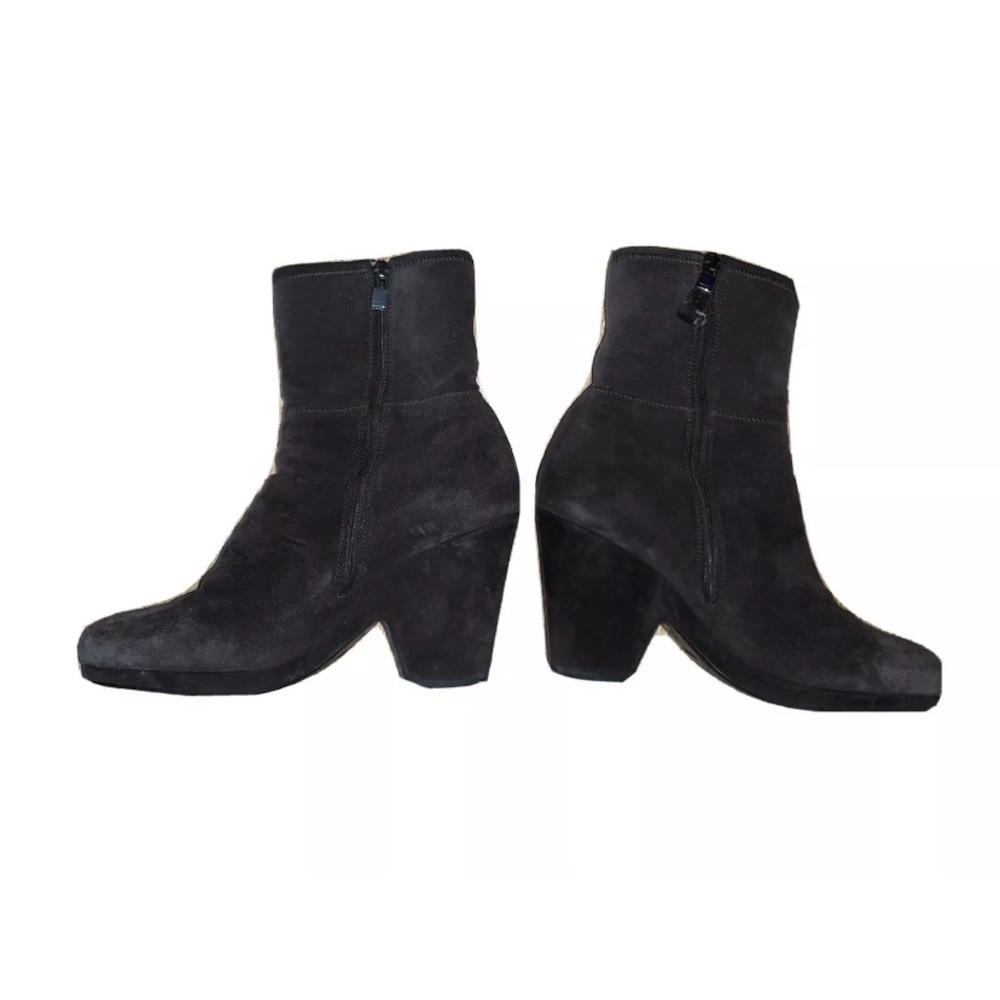 Brown Prada suede boots 38